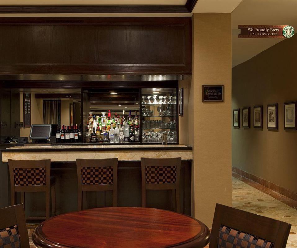 Holiday Inn Irving Las Colinas By Ihg Restoran fotoğraf